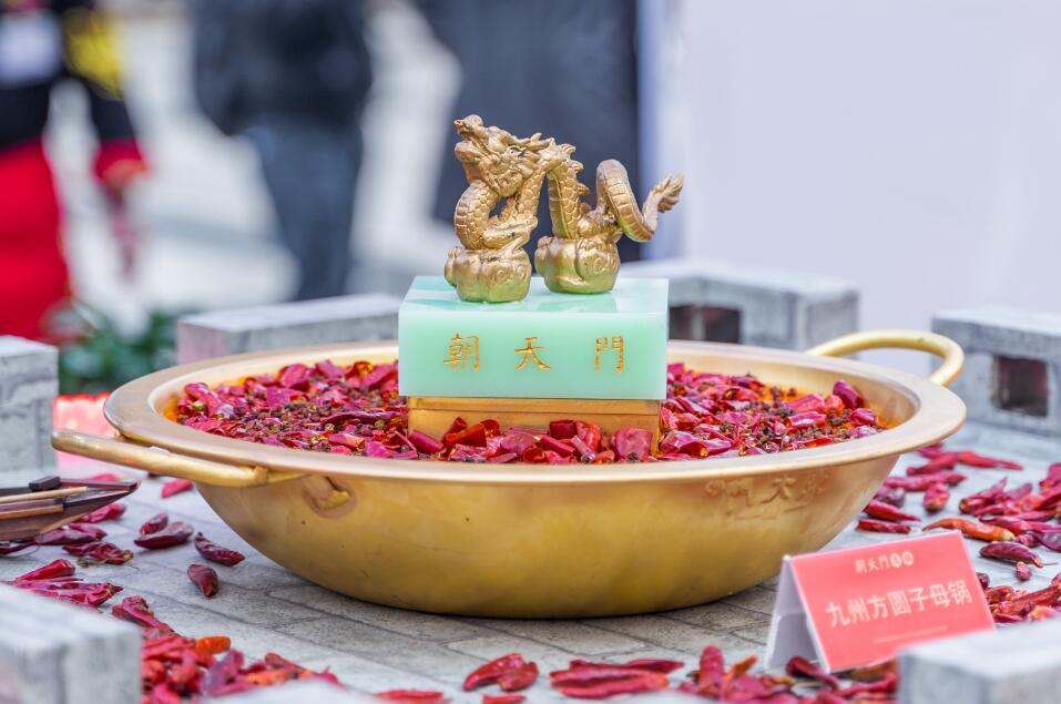 80萬開火鍋店加盟好還是自己開店好？