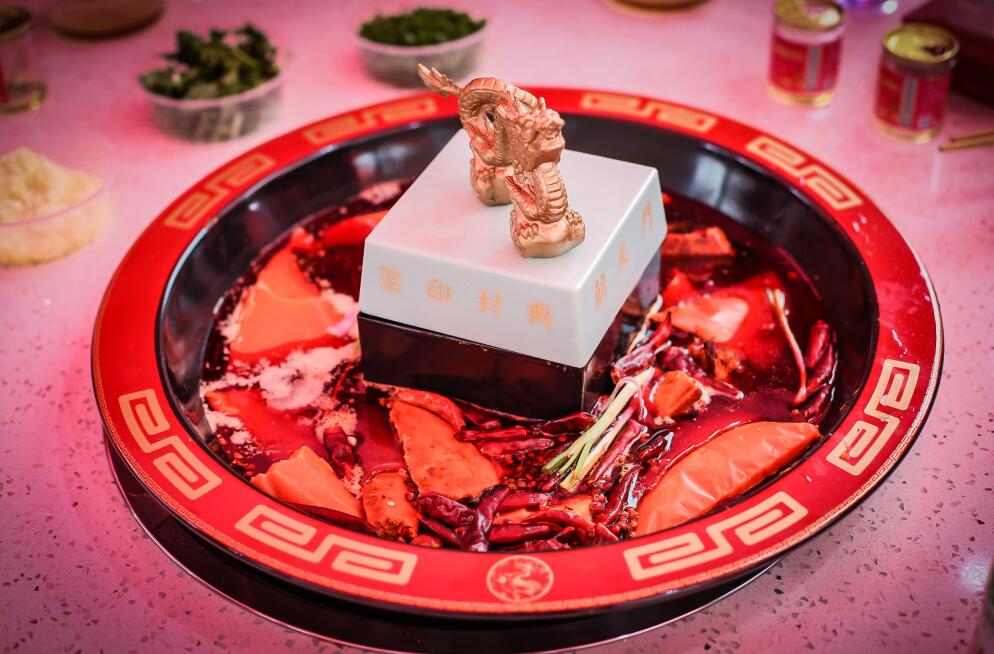 咸寧開(kāi)火鍋加盟店，如何打造吸睛門頭？