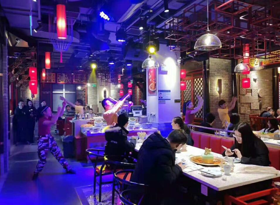 沈陽(yáng)開(kāi)火鍋加盟店，如何提升品牌消費(fèi)熱度？