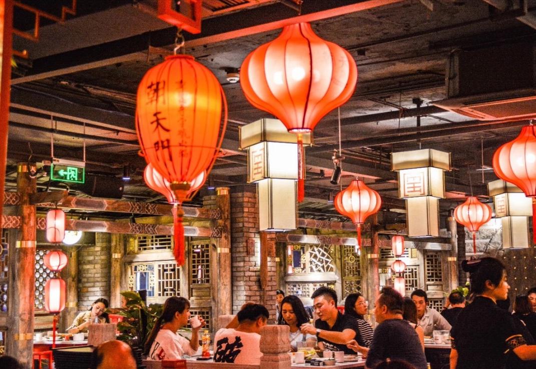 百色開火鍋加盟店，如何提高前廳服務(wù)水平？