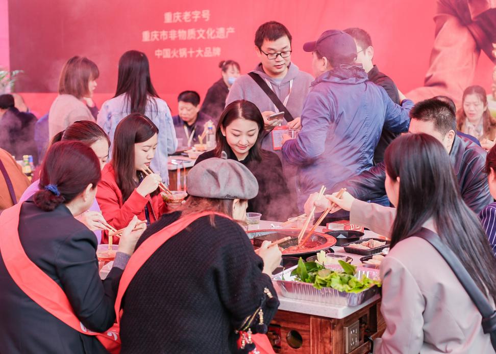 為什么現(xiàn)在的火鍋店都在開拓甜品賽道？
