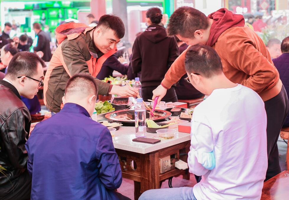 阿爾山開火鍋加盟店，如何戳中顧客的心？