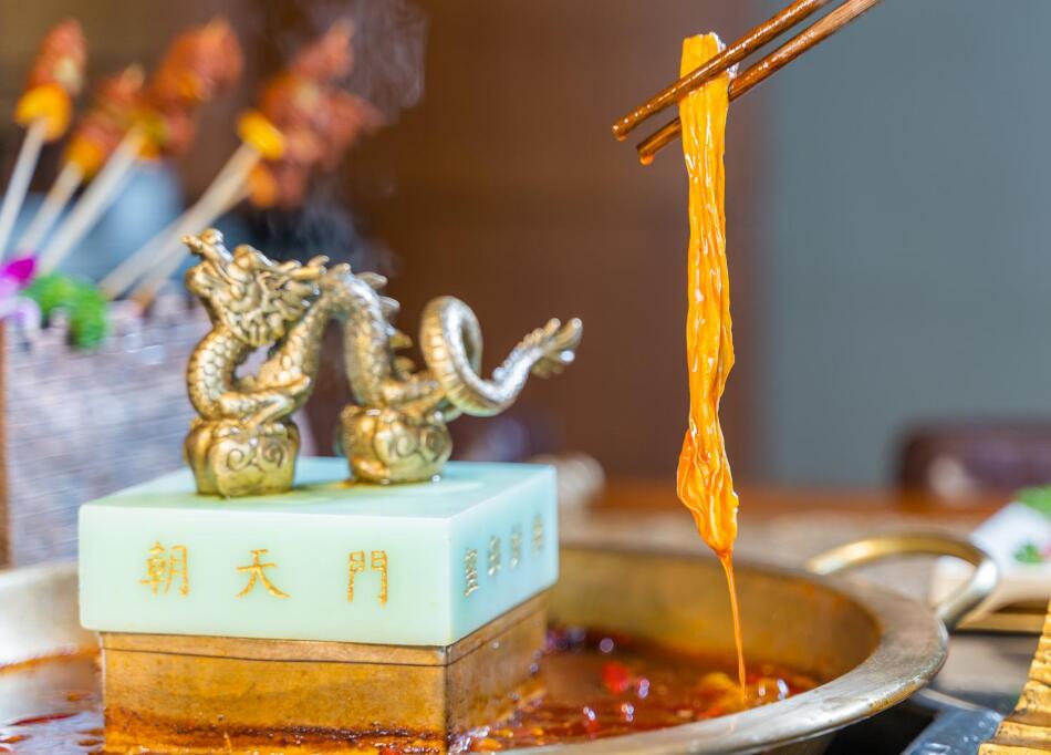 萬州開火鍋加盟店，如何讓年輕人產(chǎn)生興趣？
