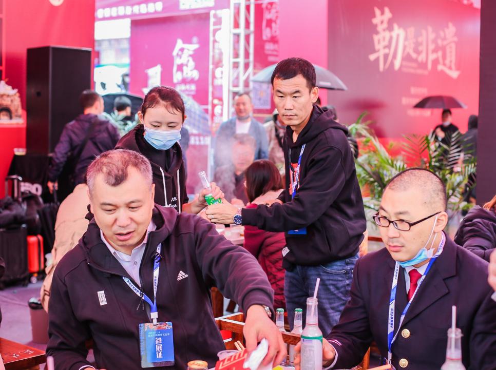連鎖火鍋店如何在試營業(yè)期間積累客人？
