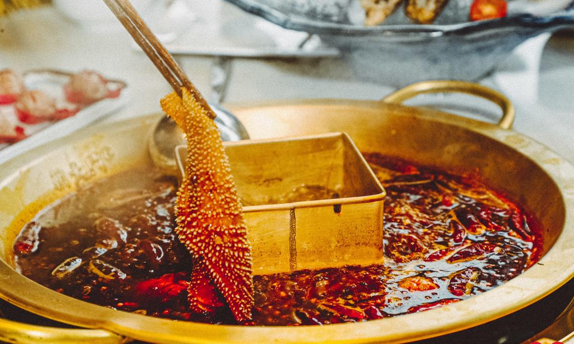 為什么重慶地區(qū)吃火鍋蘸油碟，北方更喜歡蘸麻醬？