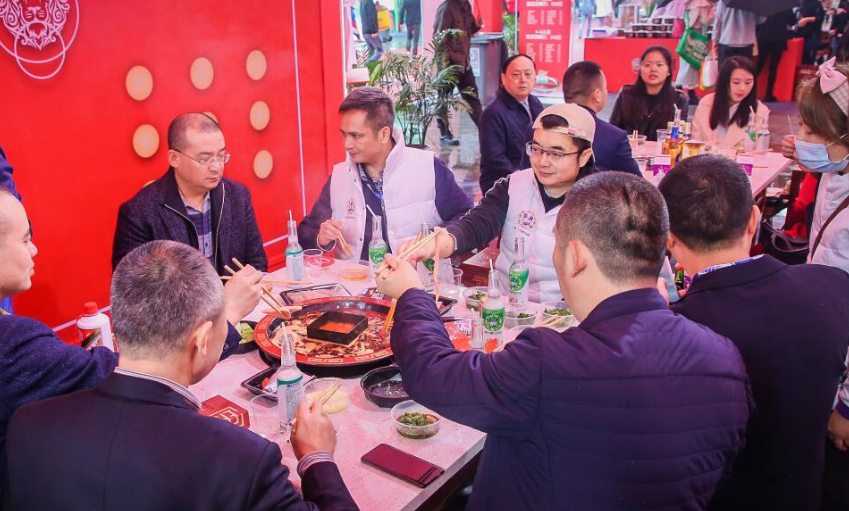 種草平臺(tái)接連翻車，網(wǎng)紅餐飲是否可信？