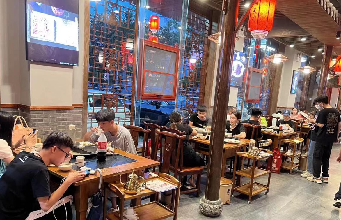 開火鍋店，自營好還是加盟好？