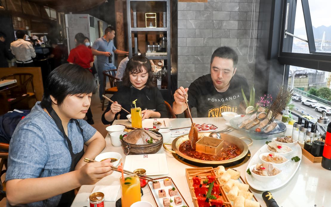 火鍋店衛(wèi)生問(wèn)題頻發(fā)，怎樣才能給顧客“安全感？”