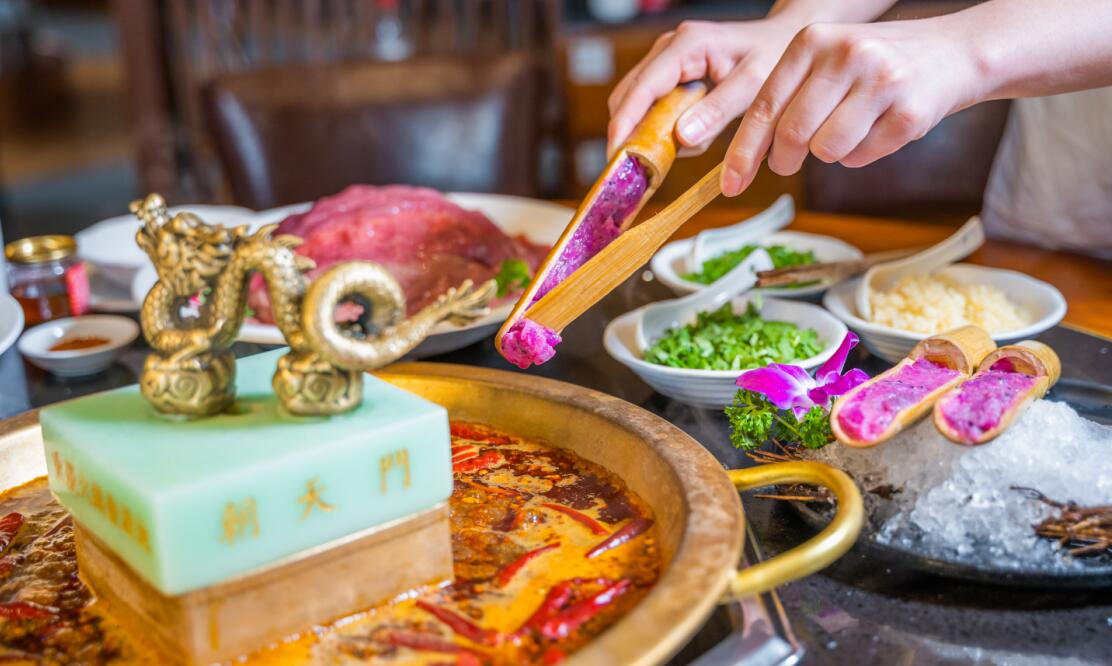 土到極致就是潮？餐廳越“土”，生意越好？