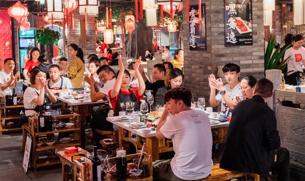年輕人開始反向消費，餐飲業(yè)應該如何應對？