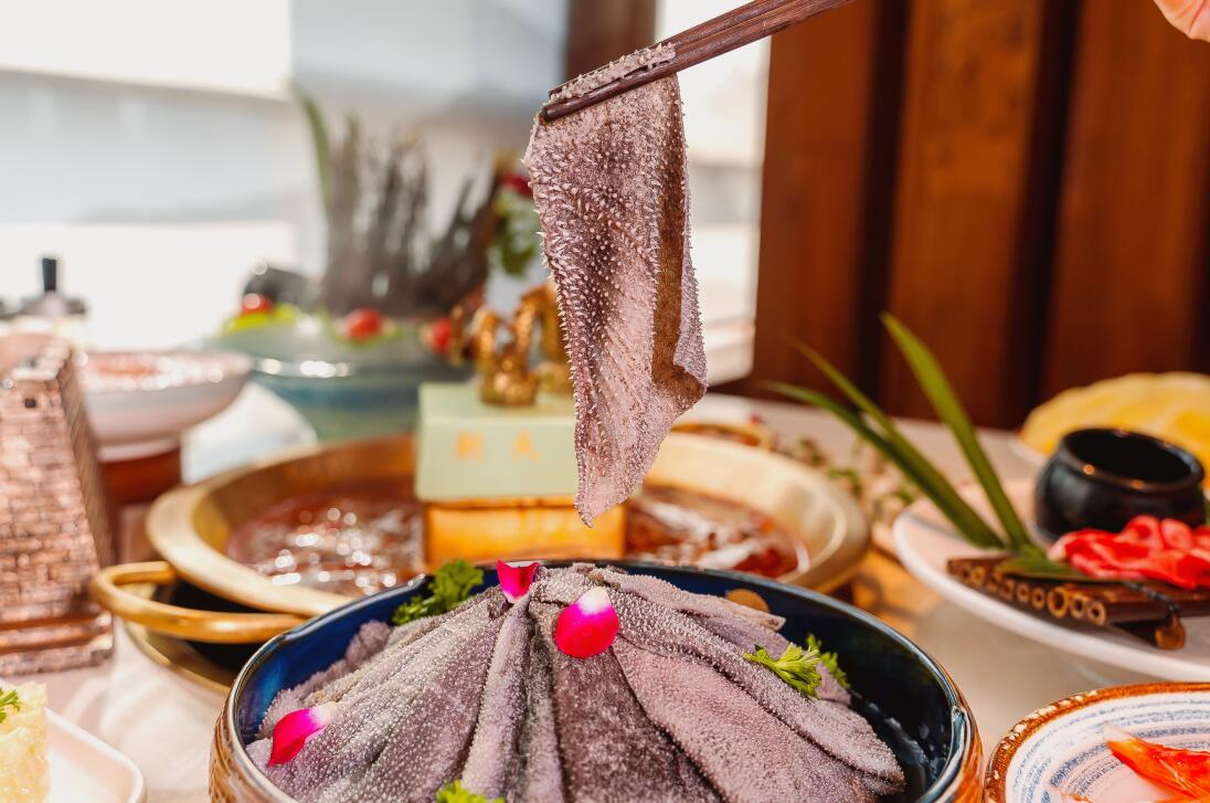 火鍋店的大招牌，特色重慶火鍋毛肚，這么做就對(duì)了！