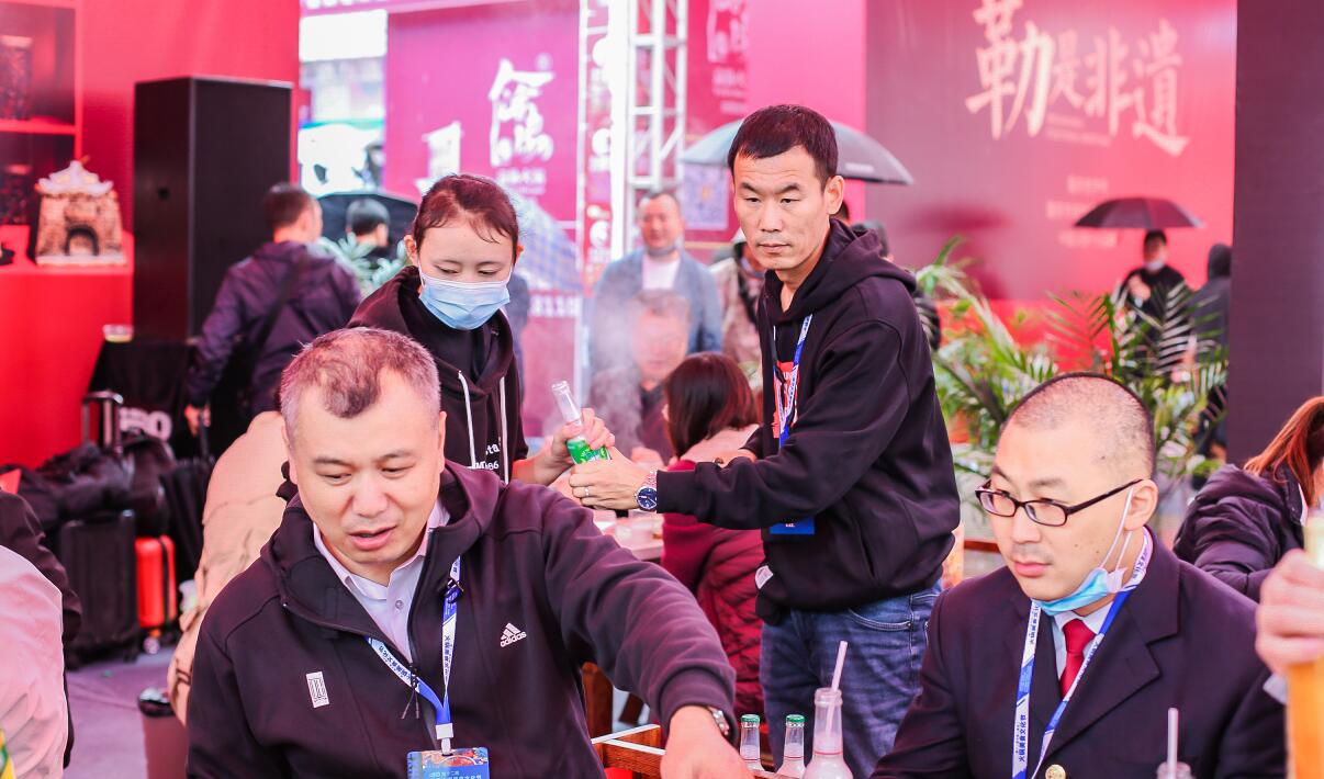 什么樣的店長？讓一家新開火鍋店，生意如此的好！