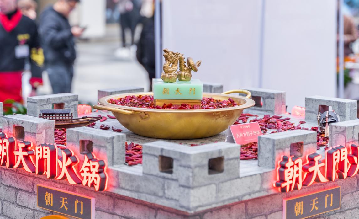 火鍋店特色菜品，大刀腰片，主打一個(gè)鮮！