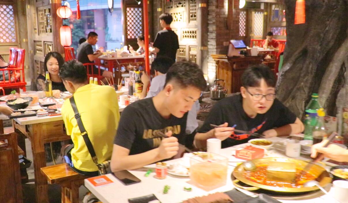 為什么干餐飲這么難？火鍋加盟有何優(yōu)勢(shì)？