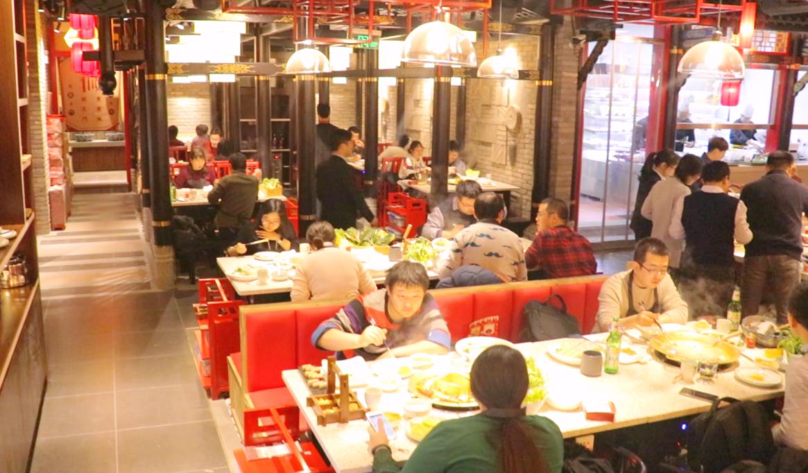 市井火鍋，生意好的秘密，居然是特色甜品！