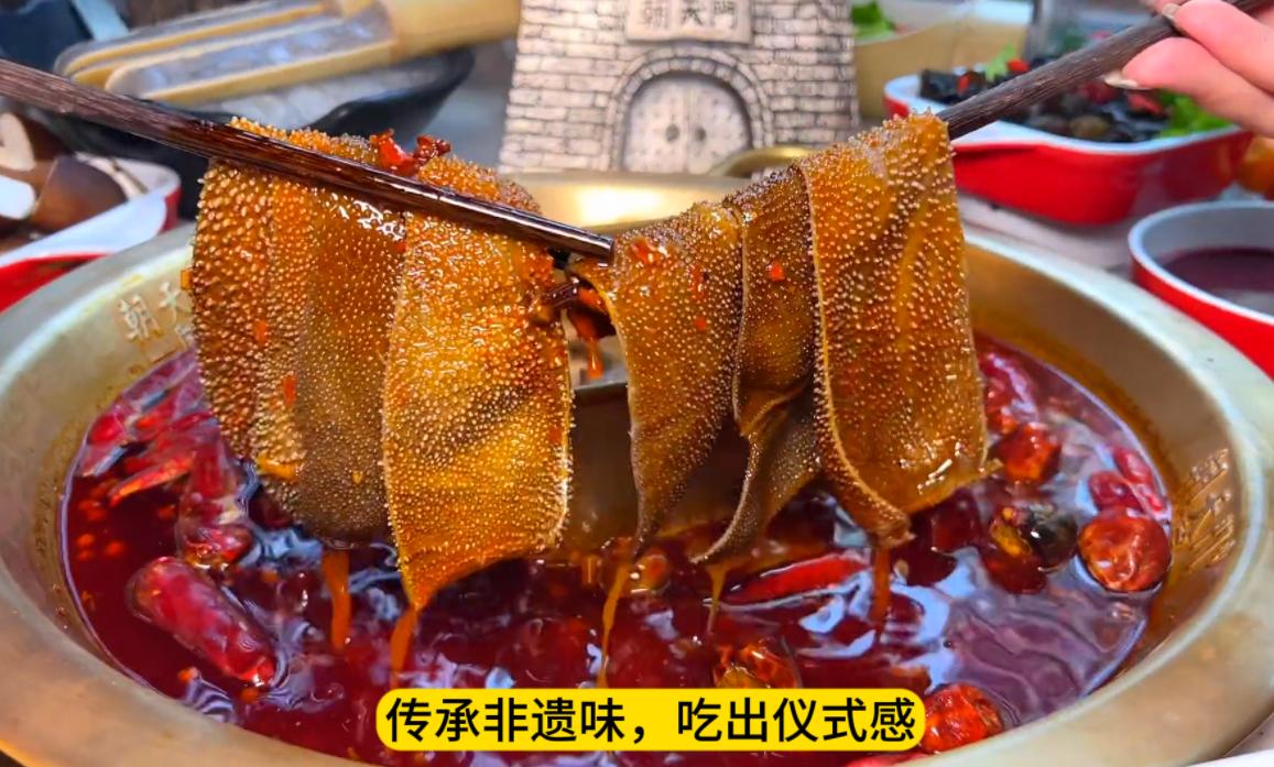 中秋節(jié)來重慶，感受山城美食魅力，旅行打卡攻略！